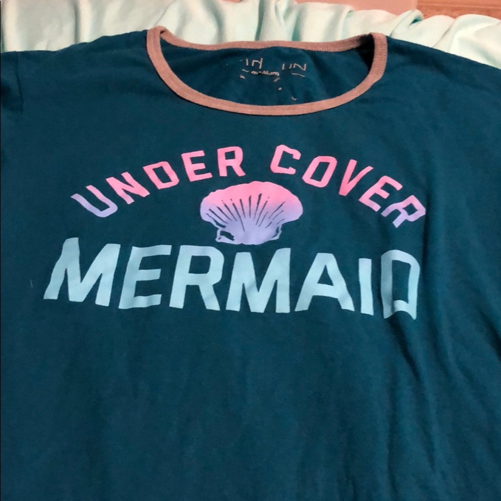 short sleeve shirt
